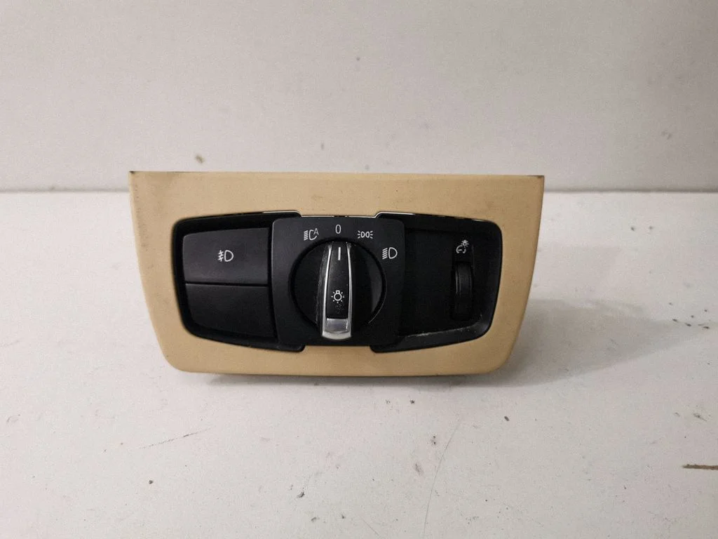 Przełącznik świateł – BMW Seria 3 F30 F35 F31 (2012-2018)
