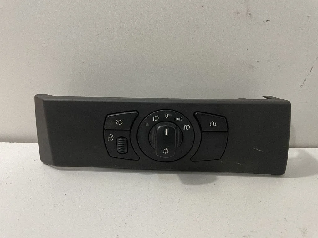 Przełącznik świateł – BMW Seria 5 E60 E61 (2004-2010)