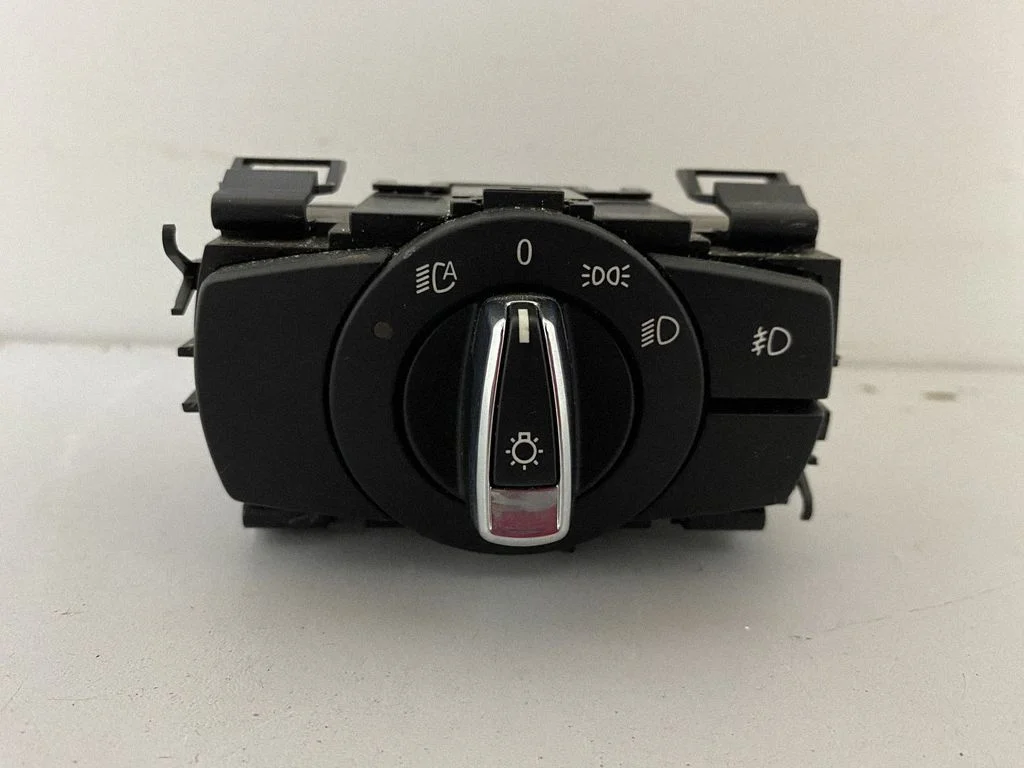 Gaismu slēdzis 9169410