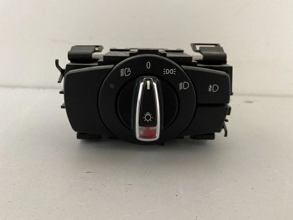 Gaismu slēdzis 9169410