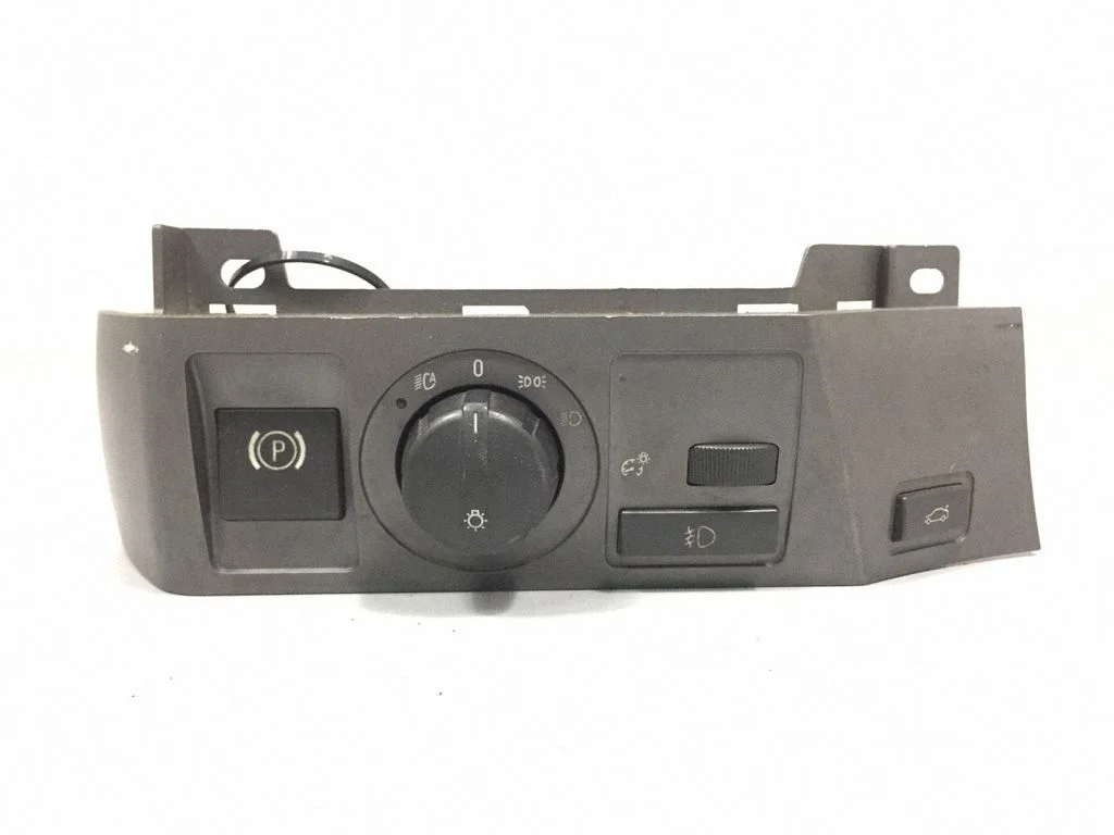 Gaismu slēdzis 6918848