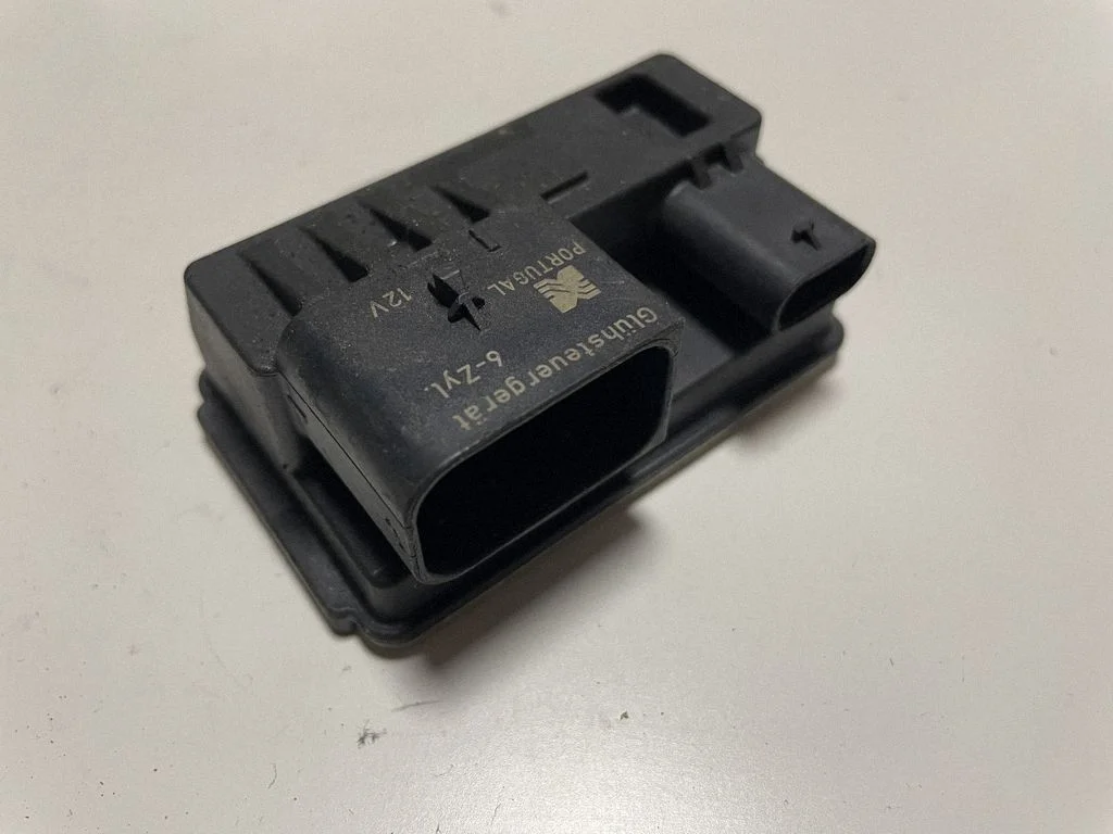 Eelsüüteküünalde relee – BMW X3 F25 (2010-2017)