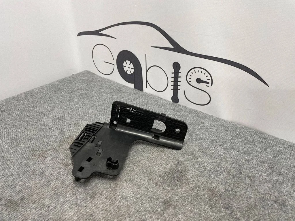 Pozostałe części wnętrza 105230100B – Tesla Model S (2012-)