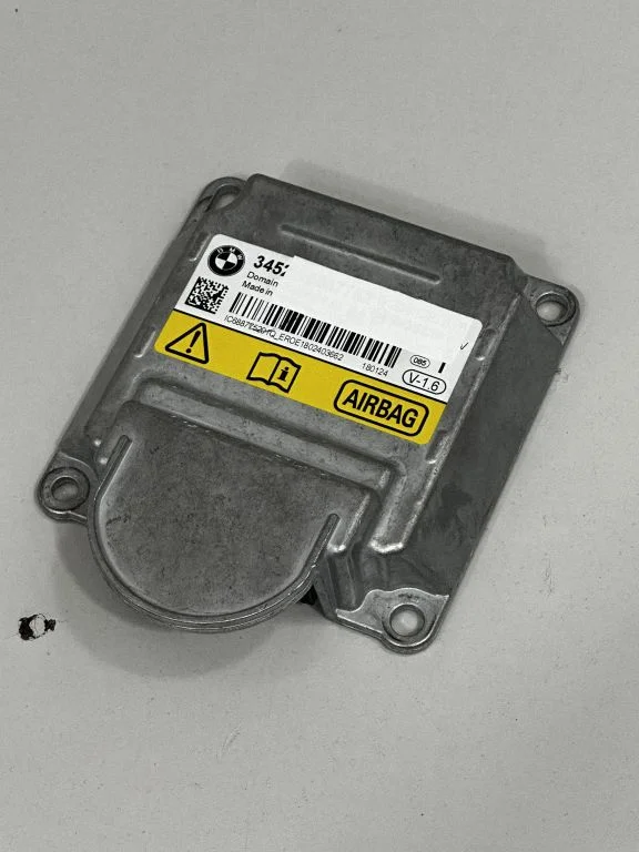 Drošības spilvenu vadības bloks 6887752