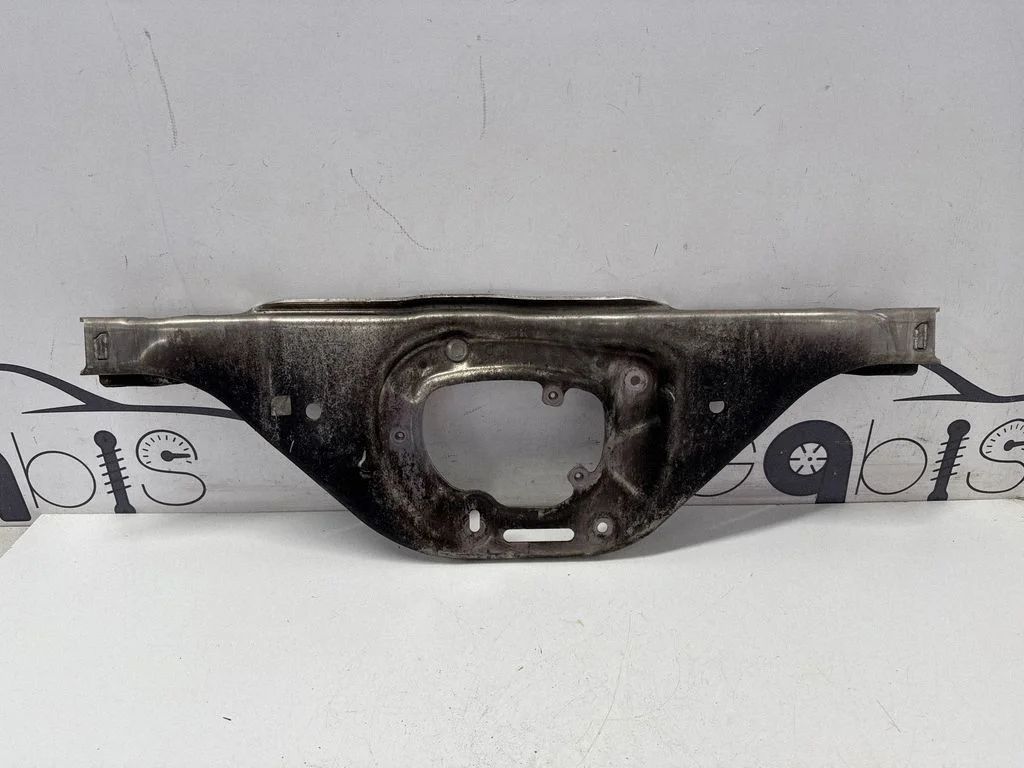 Kita variklio skyriaus detalė