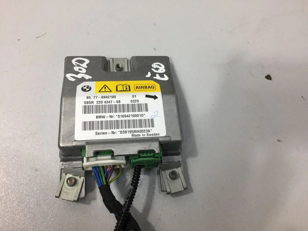 Drošības spilvenu vadības bloks – BMW 5. sērija E60 E61 (2004-2010)