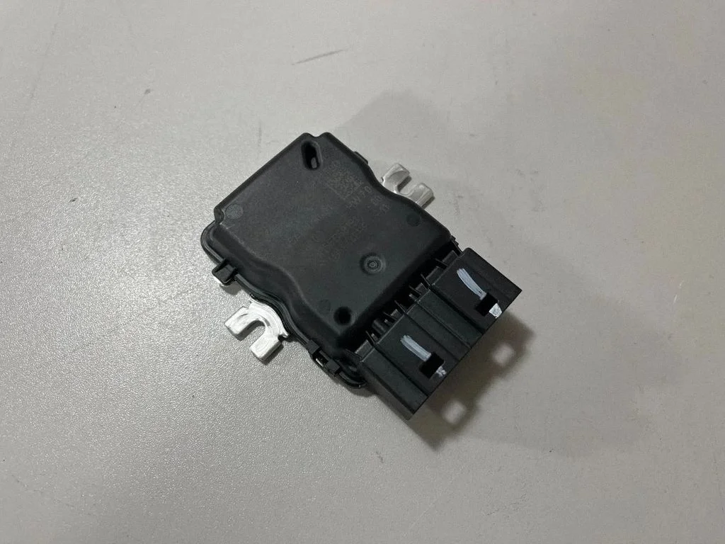 Degvielas sūkņa vadības bloks – BMW X5M G05 F95 (2019-)