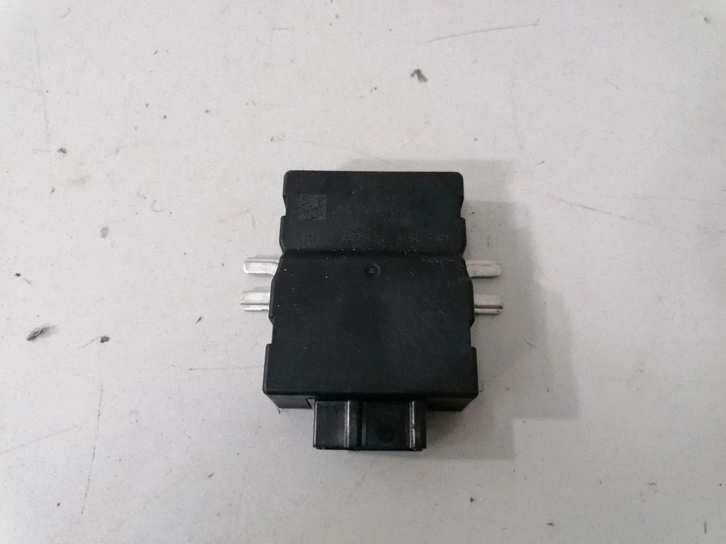 Degvielas sūkņa vadības bloks – BMW 4. sērija F32 F33 (2013-2020)