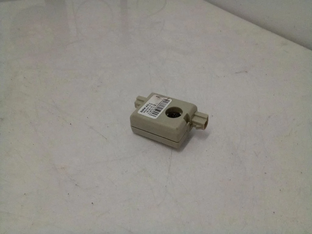 Aerial antenna amplifier 2622341 – BMW X1 F48 F49 (2015-2022)
