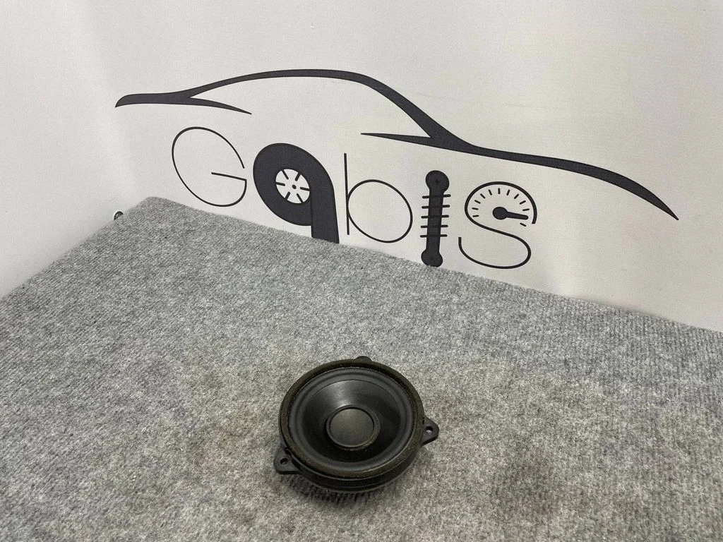 Skaļrunis (-ņi) priekšējās durvīs BJ3218808BB