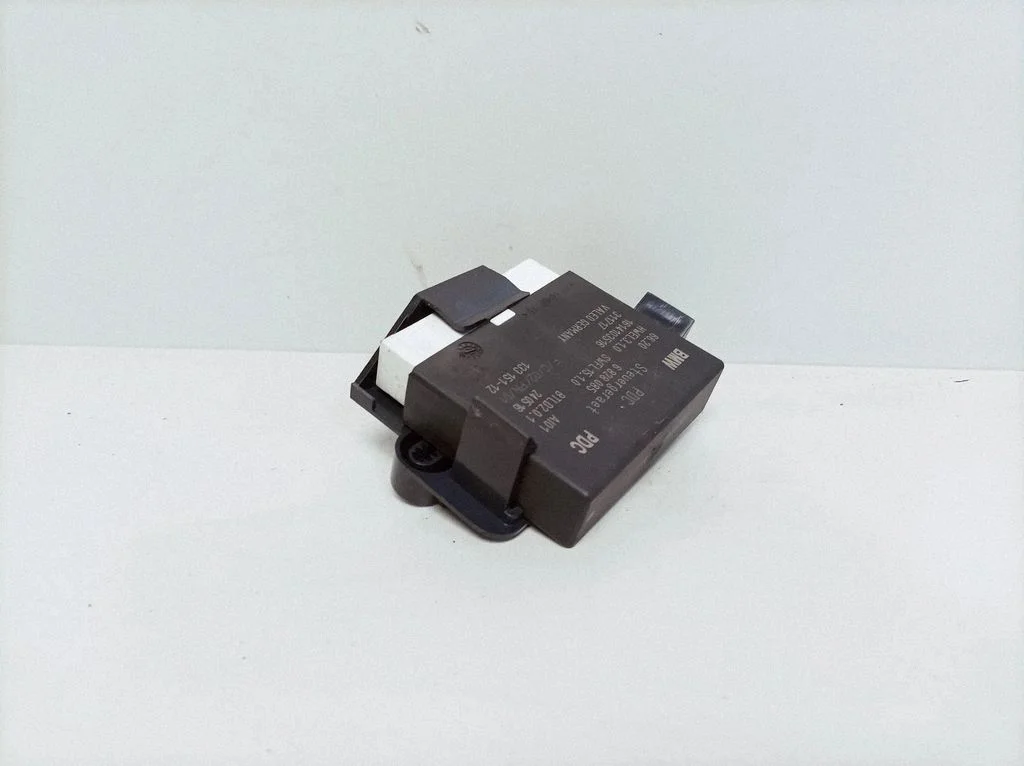 Parkošanās (PDC) sensoru vadības bloks – BMW i8 (2014-)
