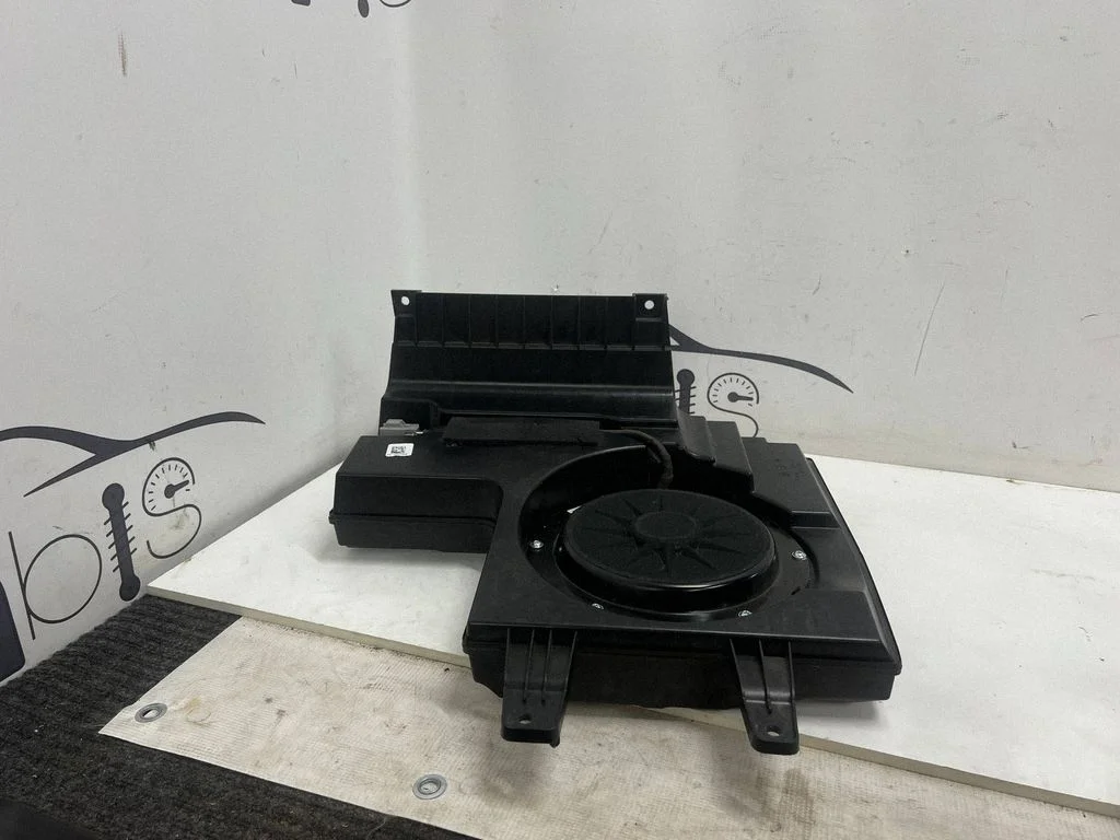 Subwoofer speaker – Dodge RAM 1500 DS (2009-)