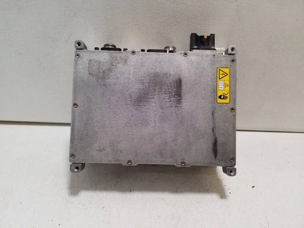 Voltage converter inverter – Mercedes-Benz GLC-Class C253 (2016-)