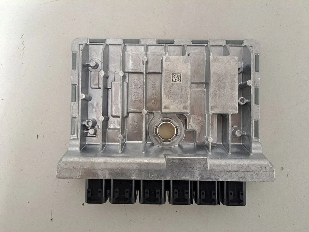 Dzinēja vadības bloks 5A71304