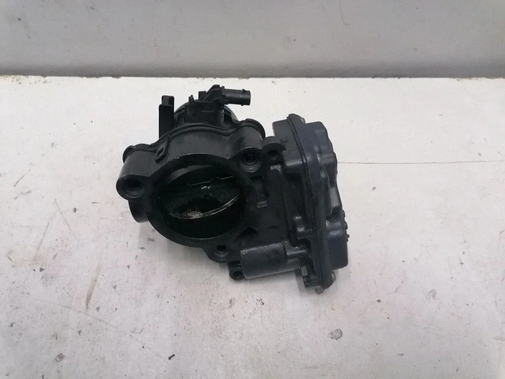 Throttle valve – BMW 4 Series F32 F33 (2013-2020)