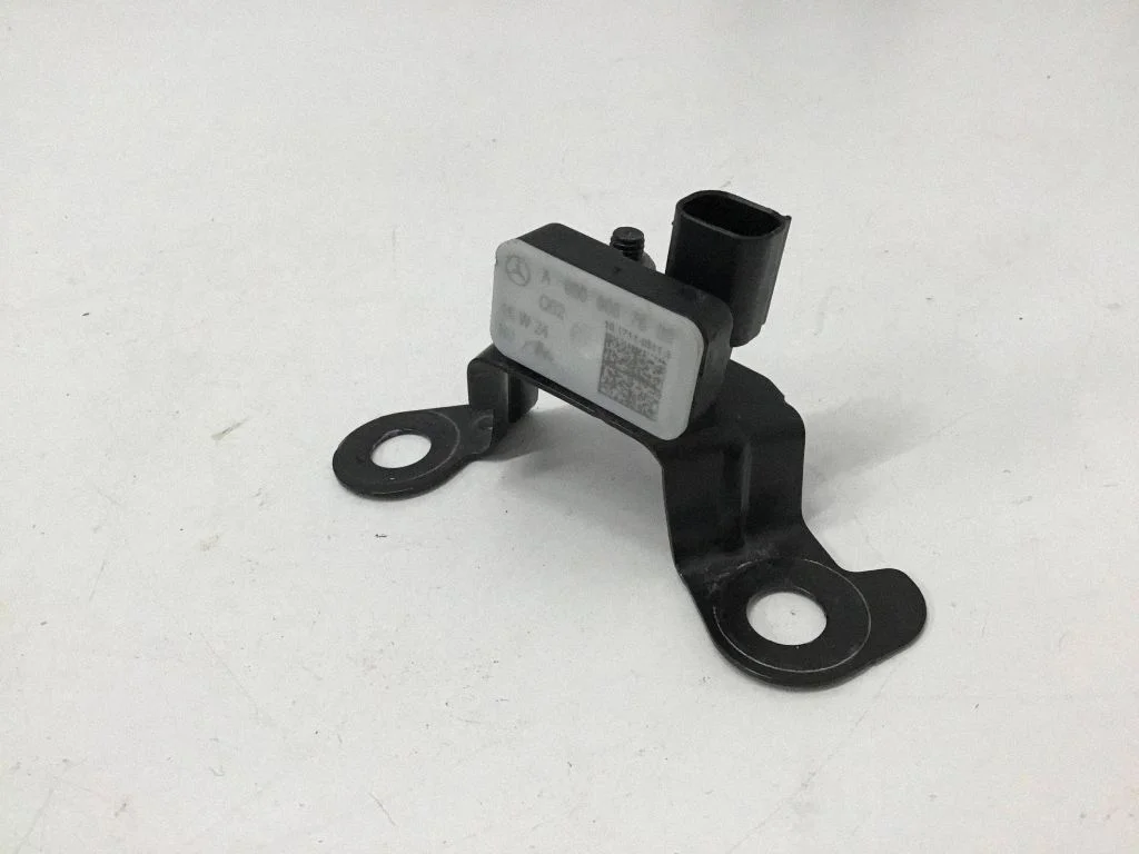 Drošības spilvenu trieciena sensors A0009057600
