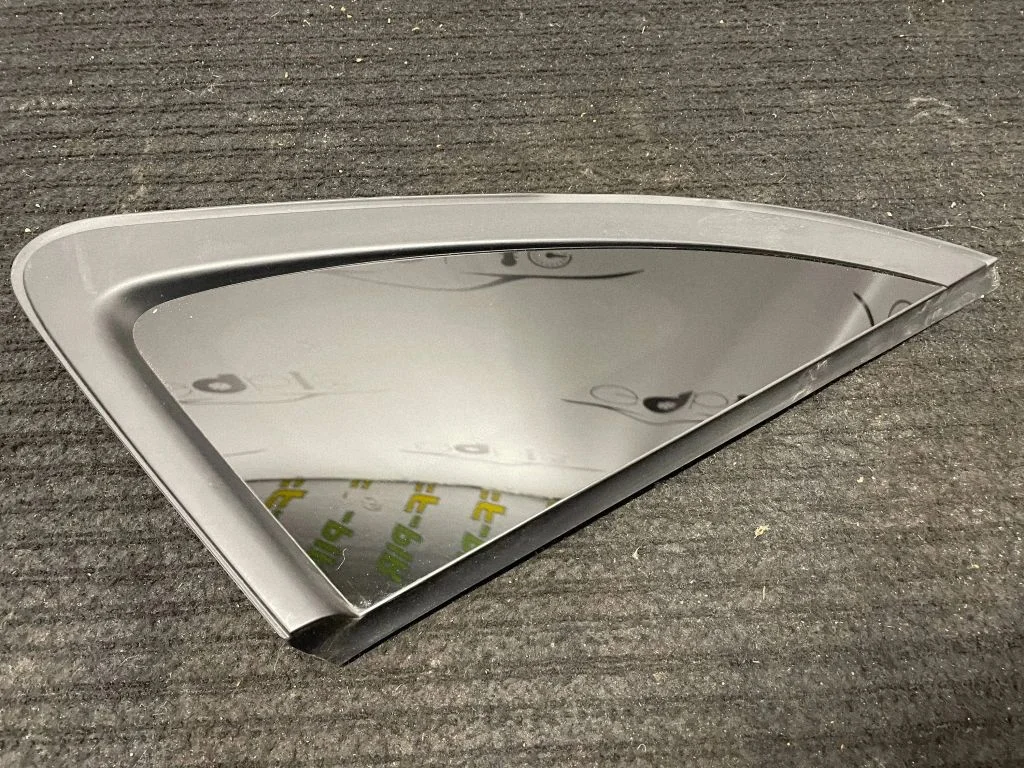 Rear side window 87820J9000