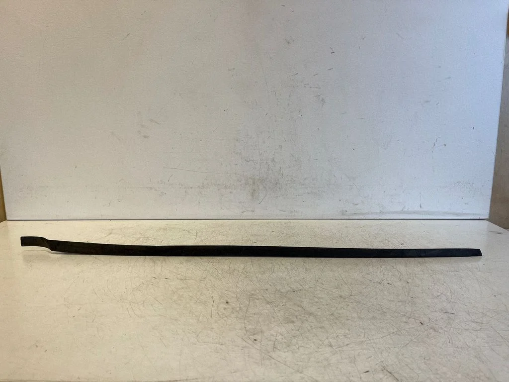 Listwa szyby przedniej 3B0854327C