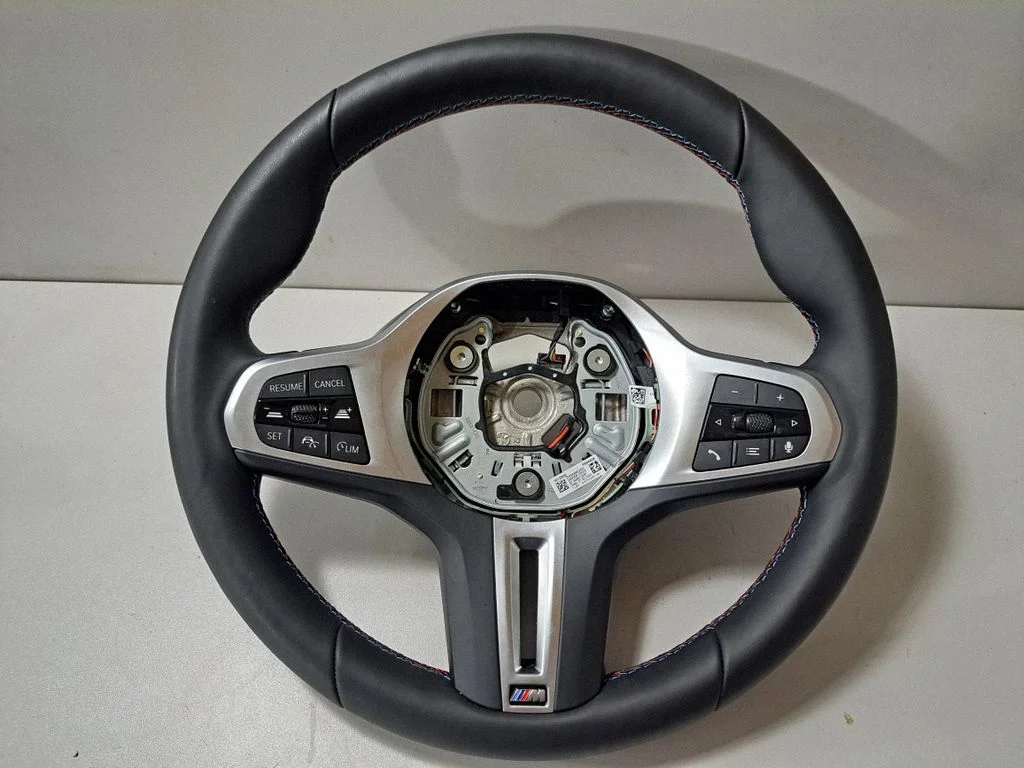 Steering wheel 5A8A901