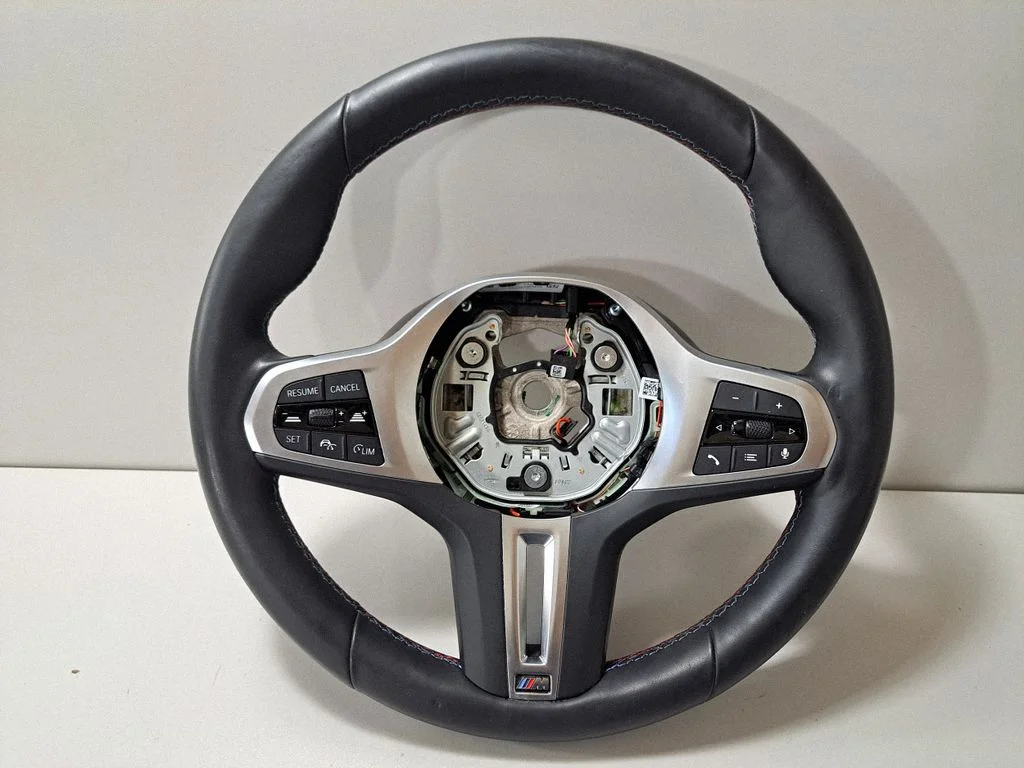 Steering wheel 8746688