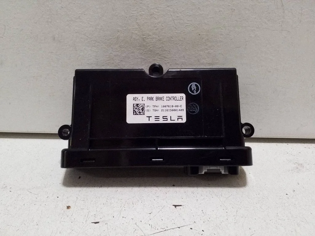 Rokas bremzes vadības bloks – Tesla Model S (2012-)