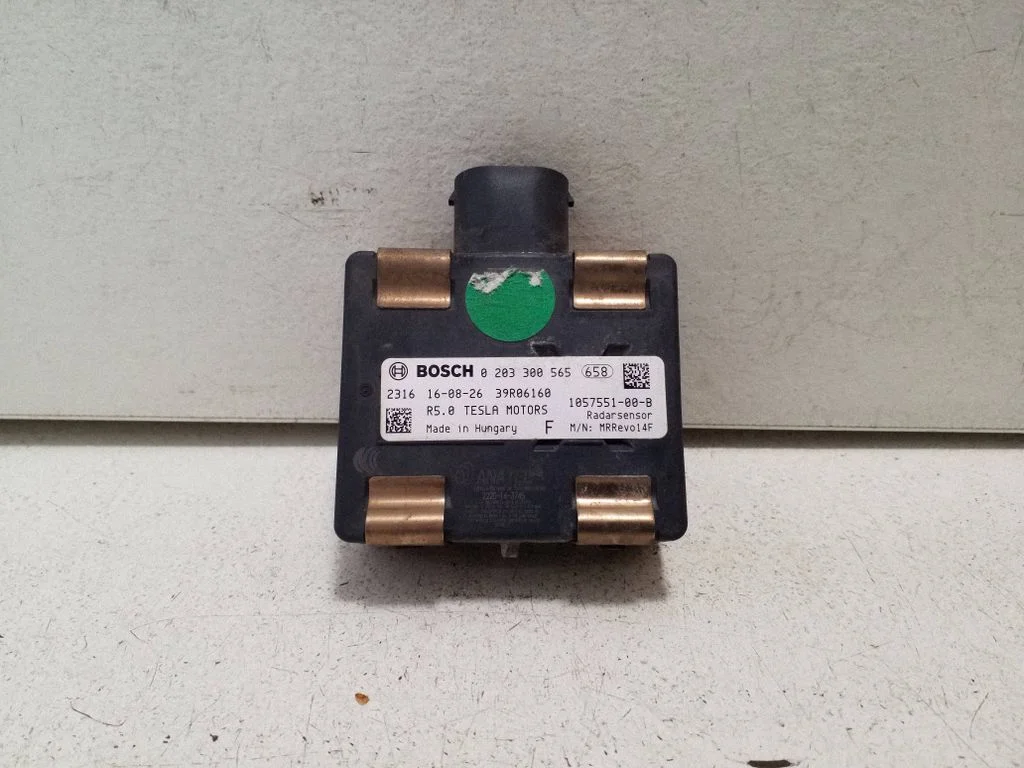 Distronic sensor radar 105755100B – Tesla Model S (2012-)