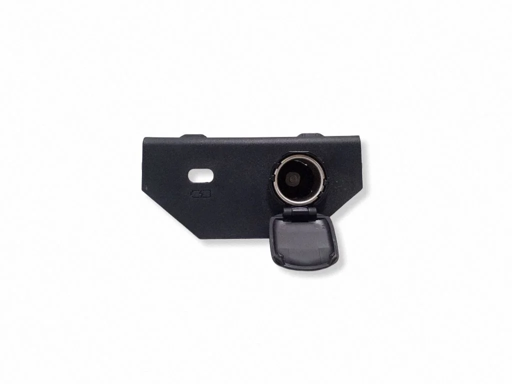 12 V lizdas (priekyje)
