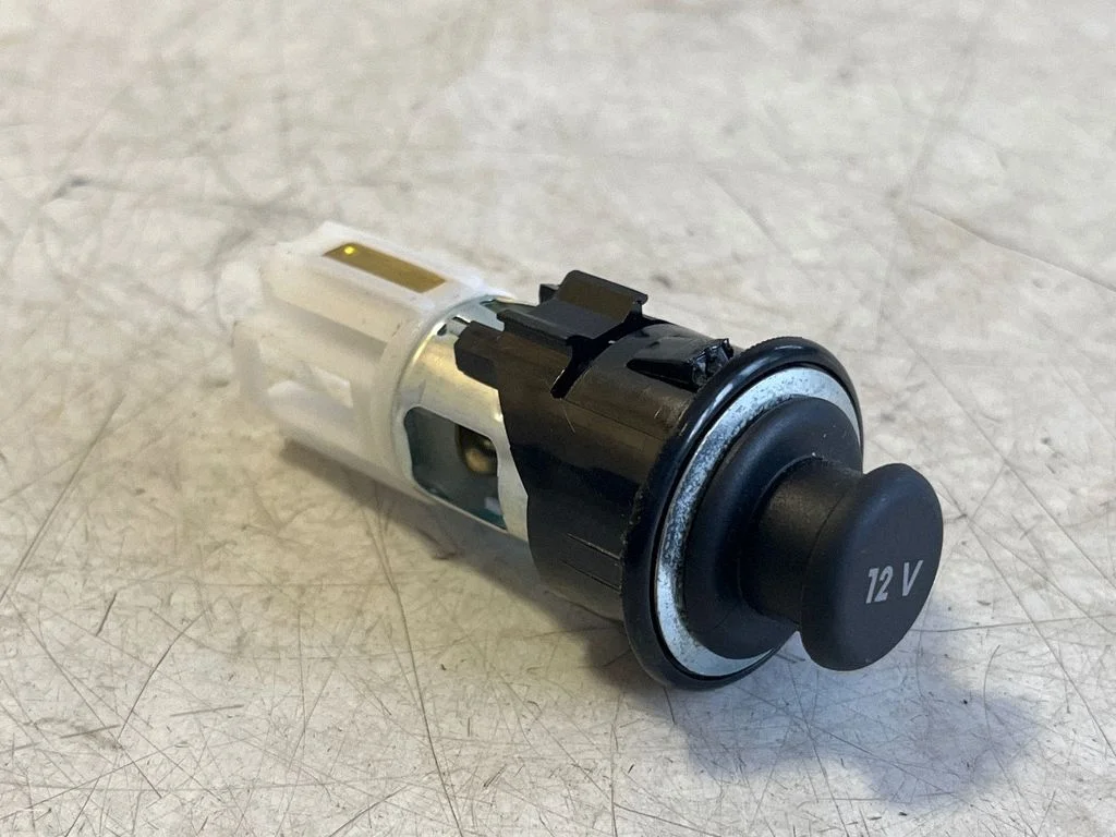 12 V lizdas (gale)