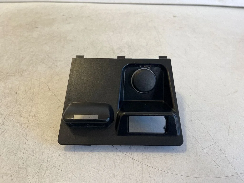 12 V lizdas (gale)
