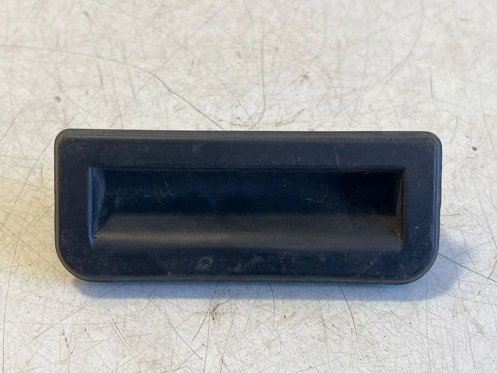 Tailgate opening switch 6V0827566 – Audi SQ2 GA (2017-)
