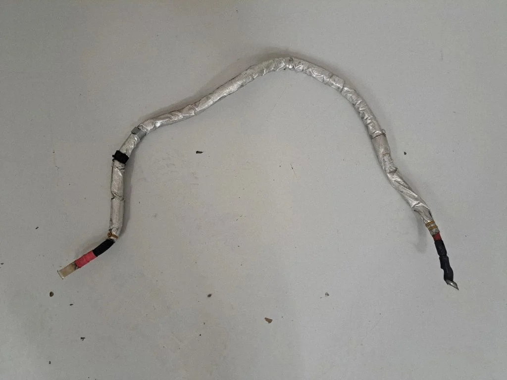 Plusa vads (akumulatora) 8680393