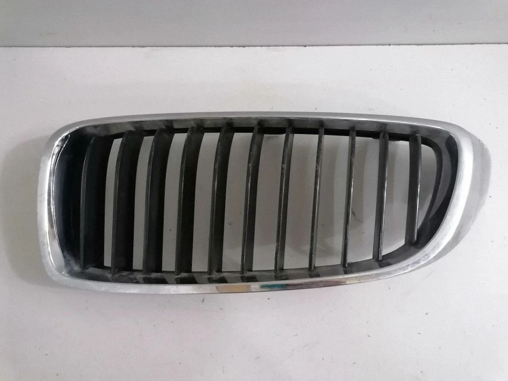 Atrapa przednia (grill) 7294813