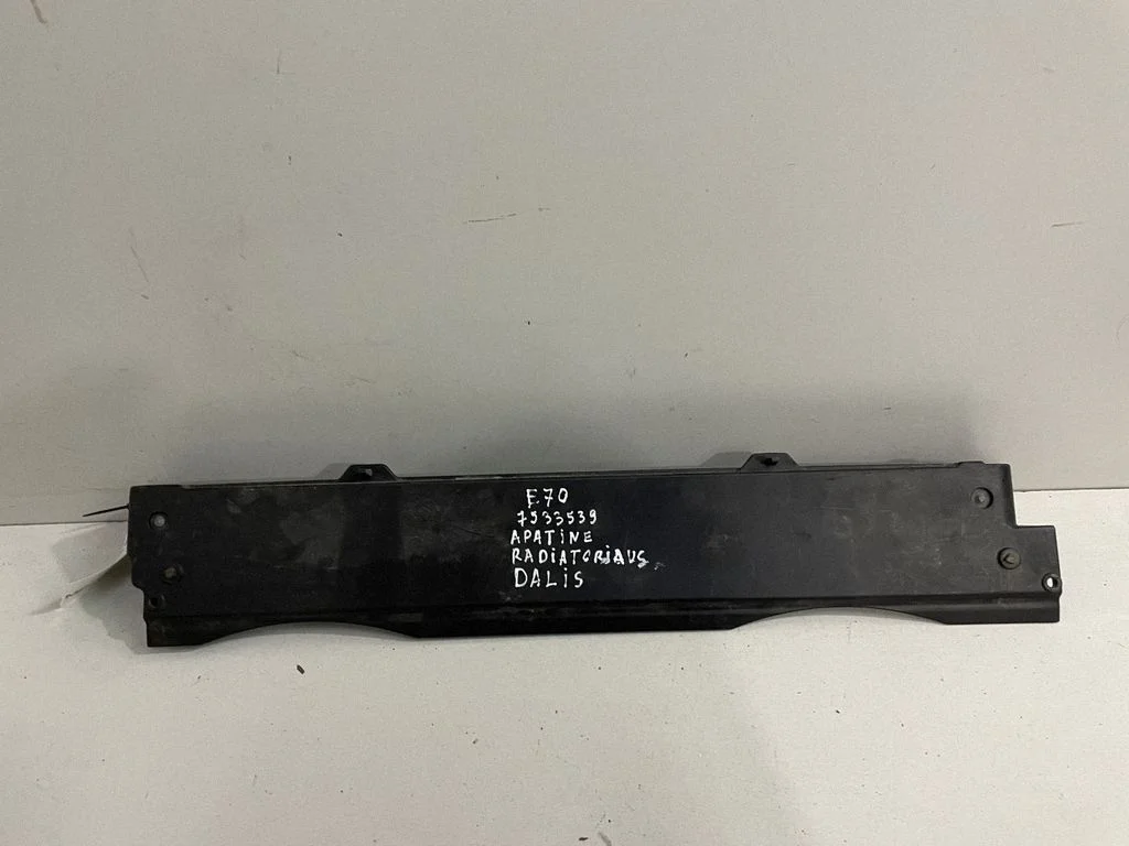 Radiatoru paneļa kronšteins 7533539