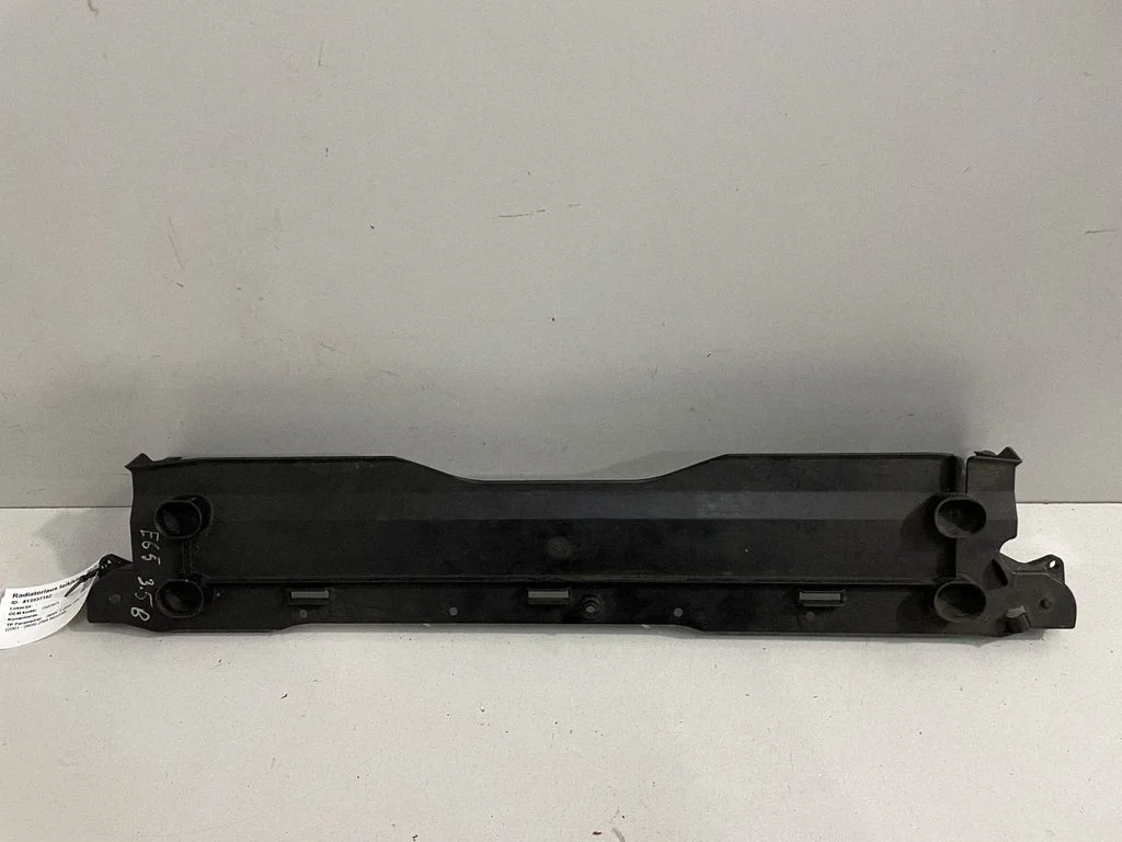 Radiatoru paneļa kronšteins 7507971
