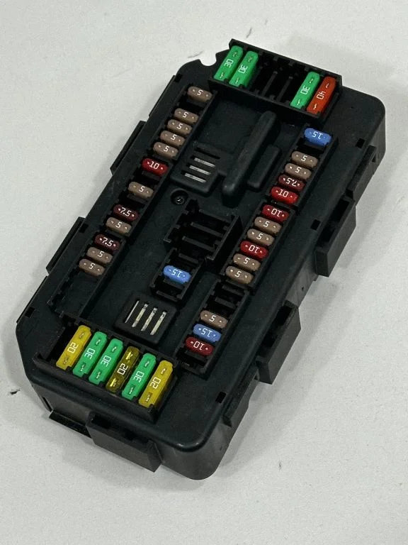 Drošinātāju kārba (komplekts) 9389068