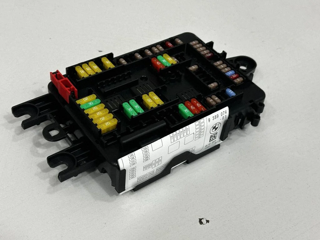 Drošinātāju kārba (komplekts) 9389070