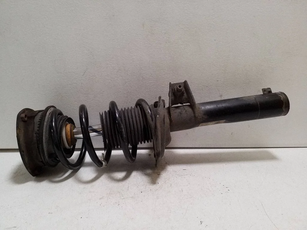 Front shock absorber with coil spring 8S0413031A