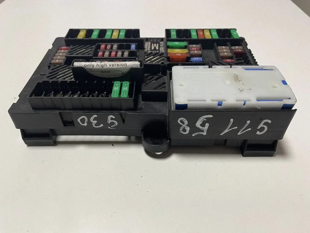 Drošinātāju bloks – BMW 7. sērija G11 G12 (2015-2022)