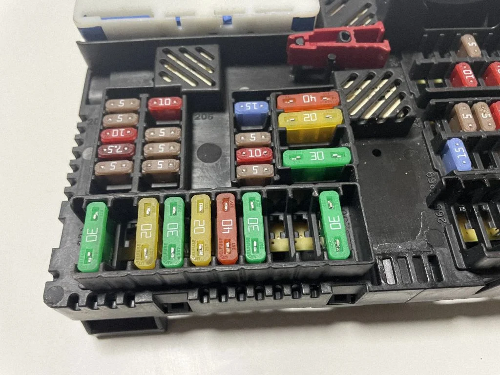 Drošinātāju bloks – BMW 7. sērija G11 G12 (2015-2022)