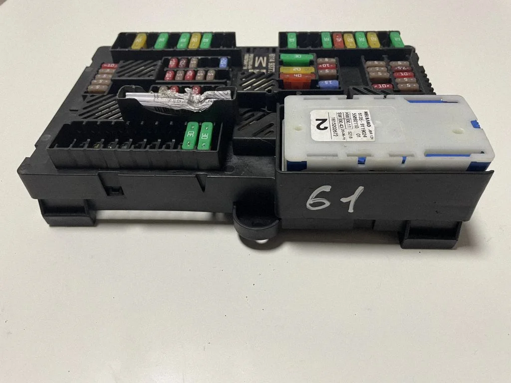 Drošinātāju bloks – BMW 5. sērija G30 G31 G38 (2016-)