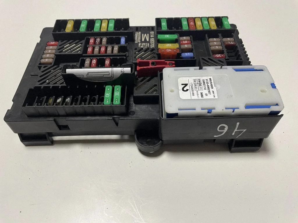 Drošinātāju bloks – BMW 5. sērija G30 G31 G38 (2016-)