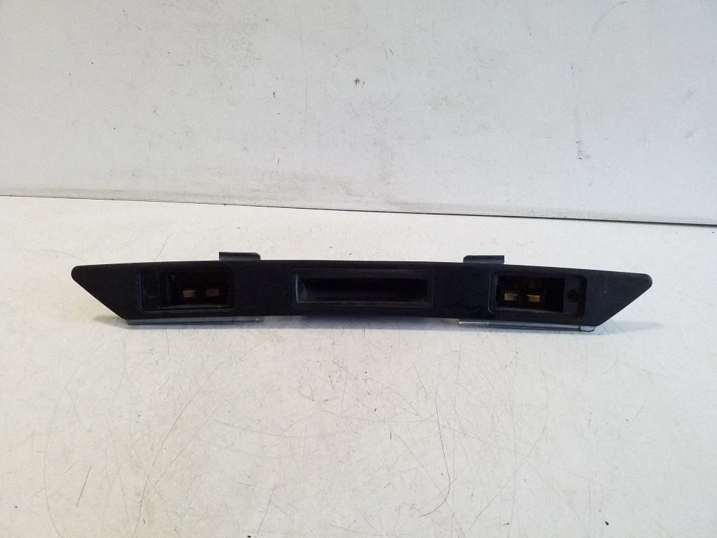 Trunk door license plate light bar 8E0827657G