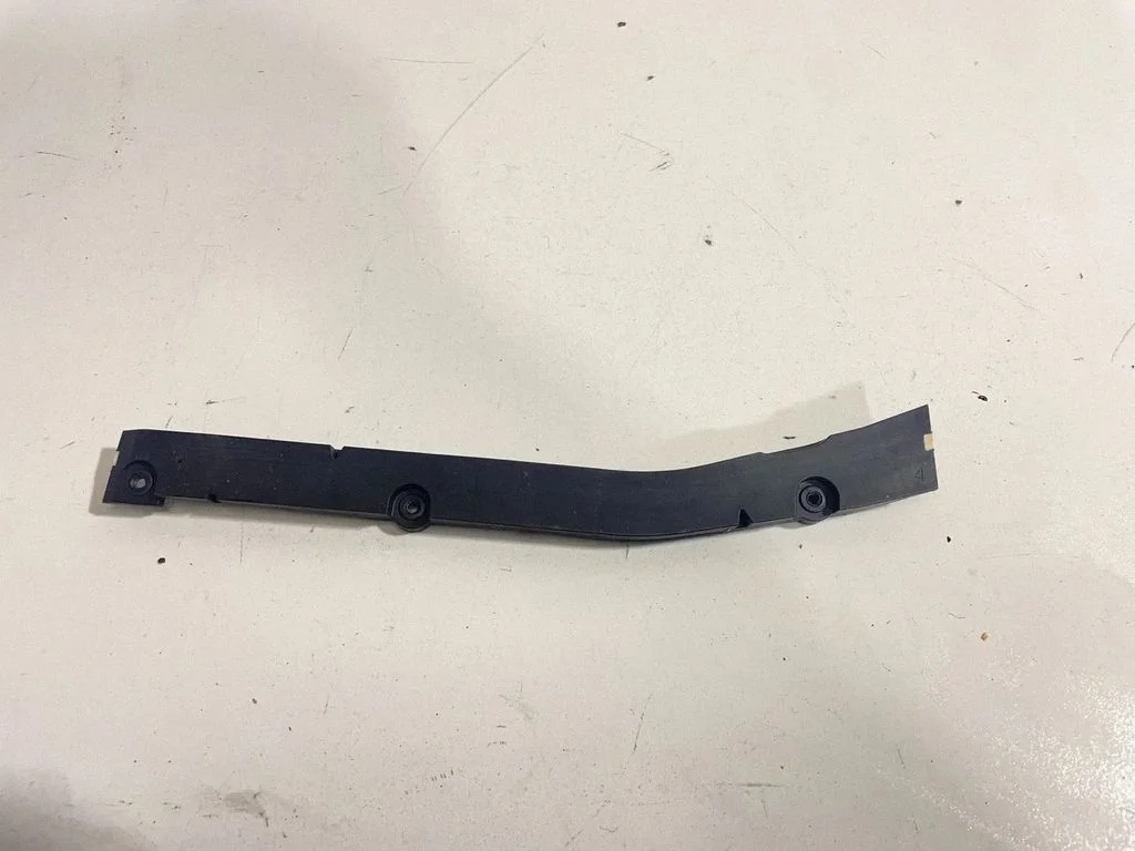 Other engine bay part – BMW 4 Series G22 G23 G24 G26 (2020-)