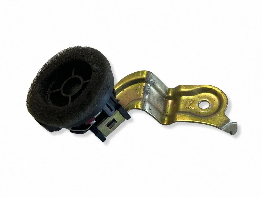 High frequency speaker in the rear doors 8615005010