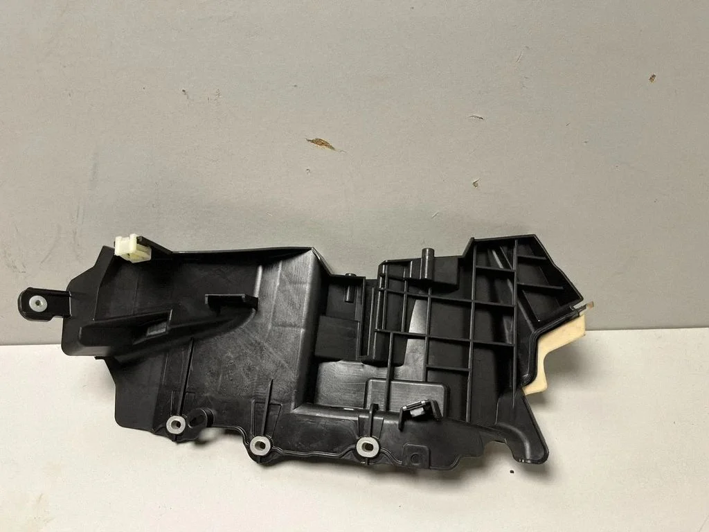 Kita variklio skyriaus detalė