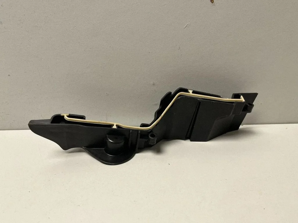 Kita variklio skyriaus detalė