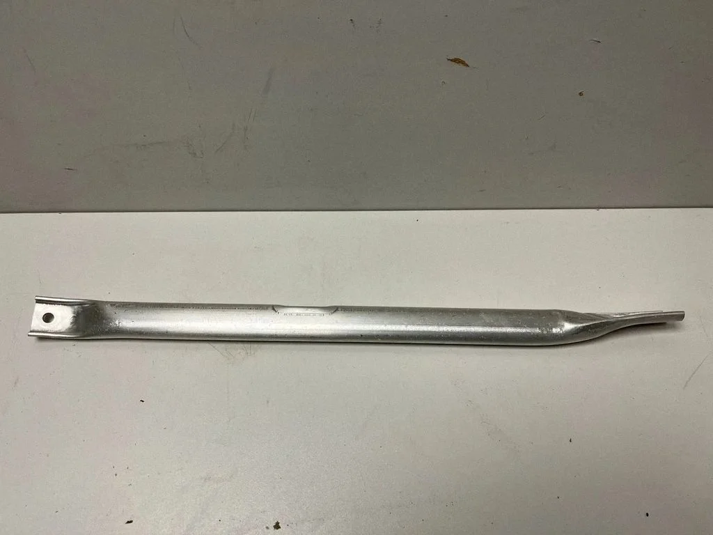 Kita variklio skyriaus detalė