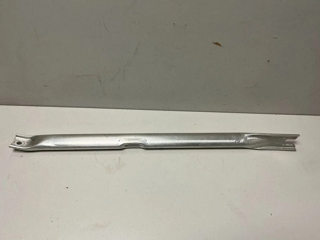 Kita variklio skyriaus detalė