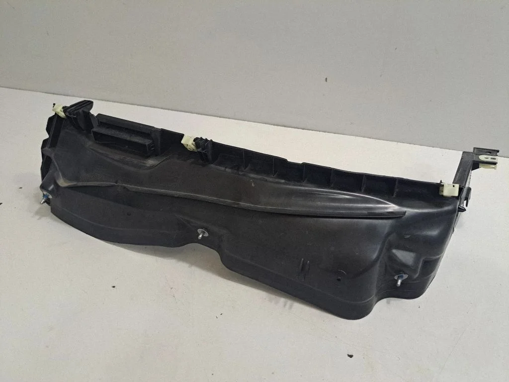 Other engine bay part 7290714