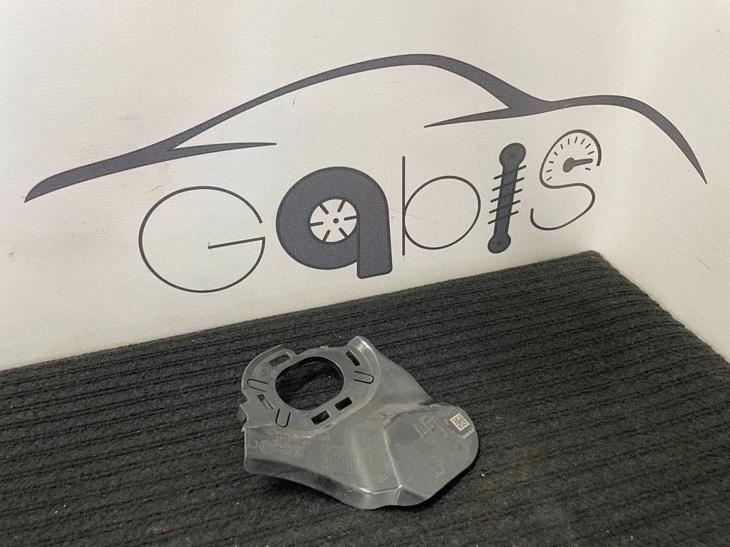 Kita galinės važiuoklės detalė
